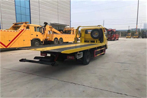 长岭非事故拖车