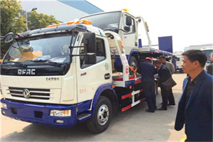 长岭汽车道路救援拖车价格